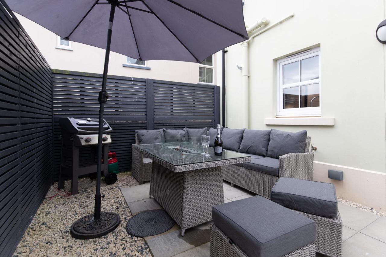 Cottage Mews - Seaside Cottage Parking Terrace Tenby Kültér fotó